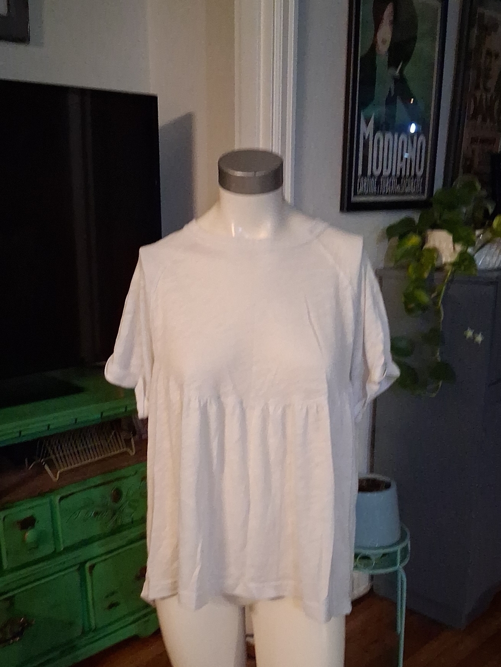 Women's White Peplum Over-sized Short-Sleeve Top - Casual Tee